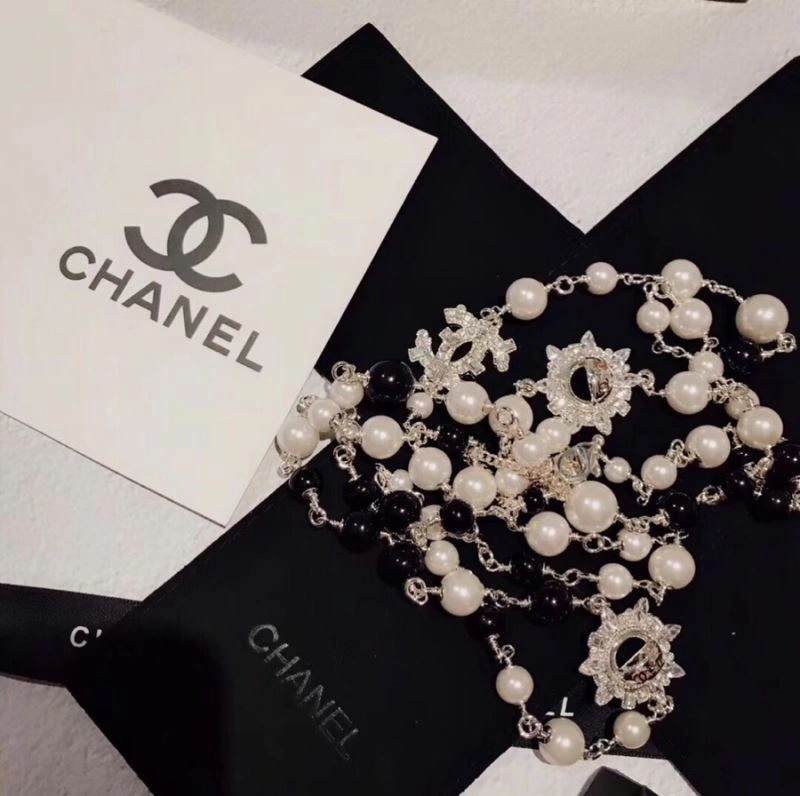 Sporty Chanel Necklaces 232057