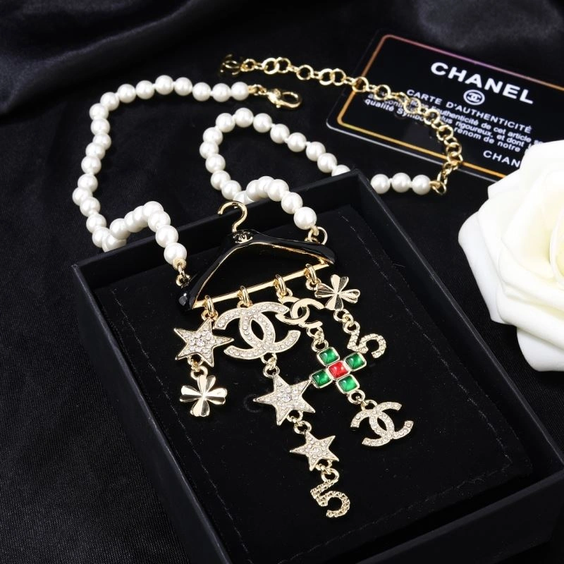 Compact Chanel Necklaces 231990