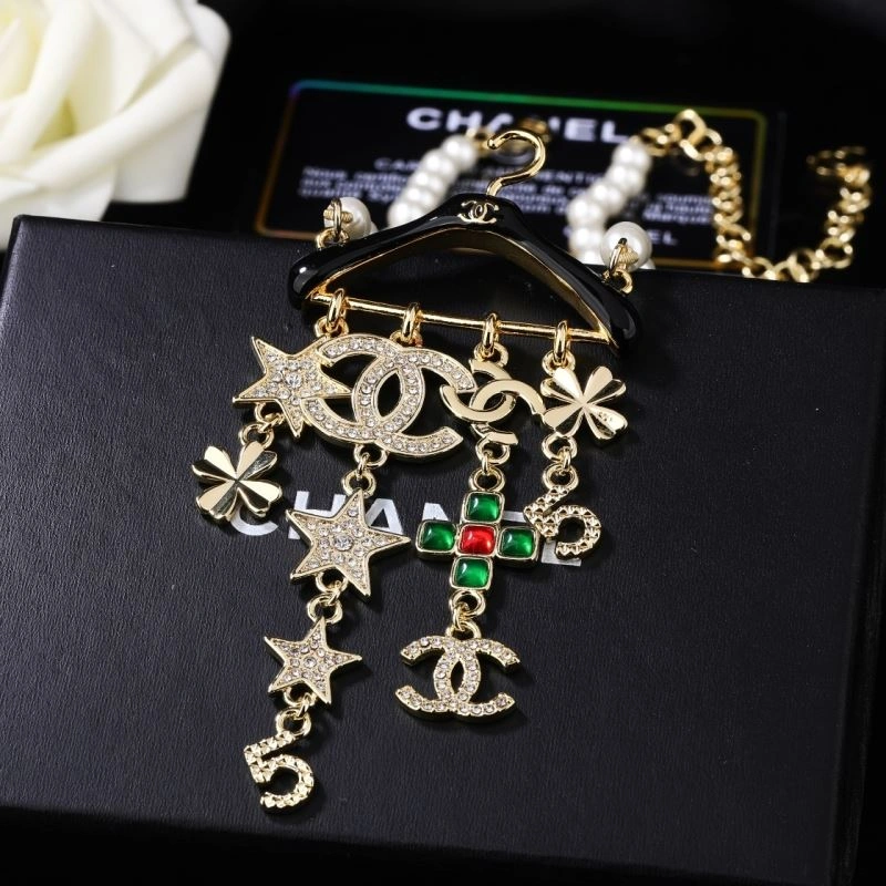 Compact Chanel Necklaces 231990