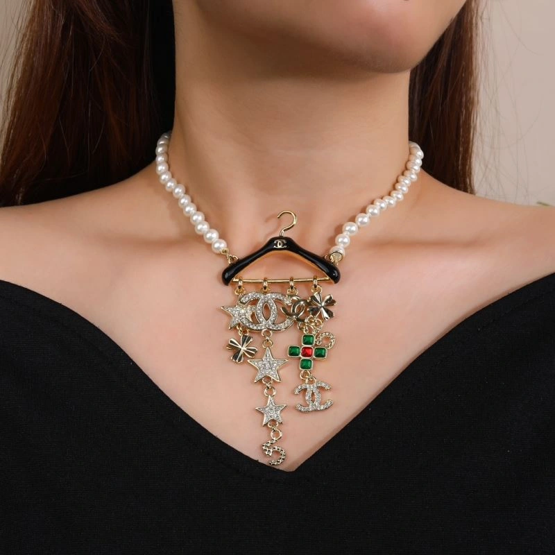 Compact Chanel Necklaces 231990