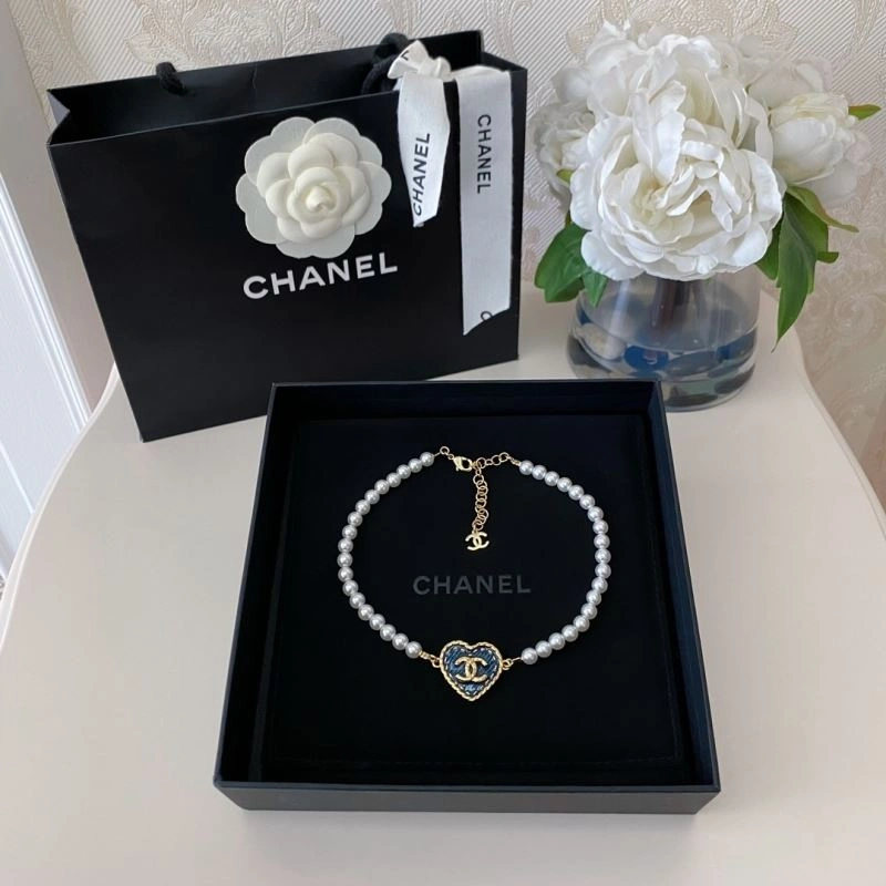 Chanel Necklaces Snug 231987