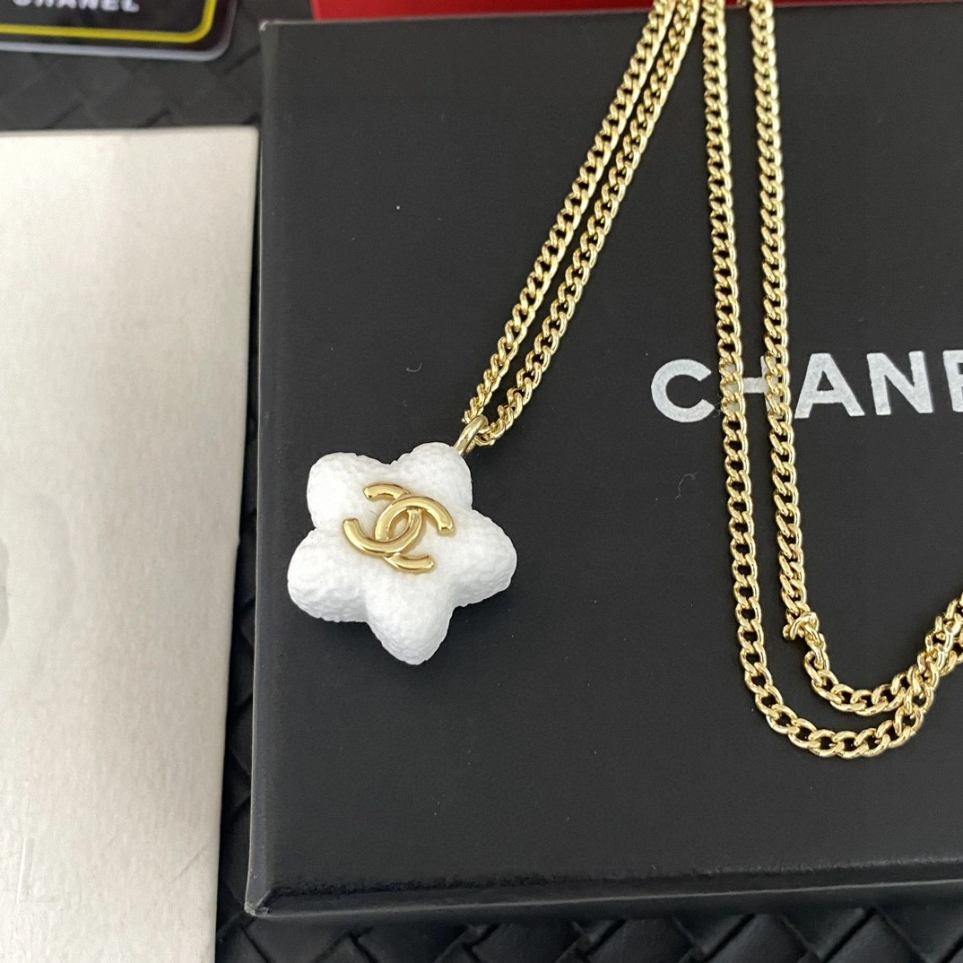 Sporty Chanel Necklaces 231569