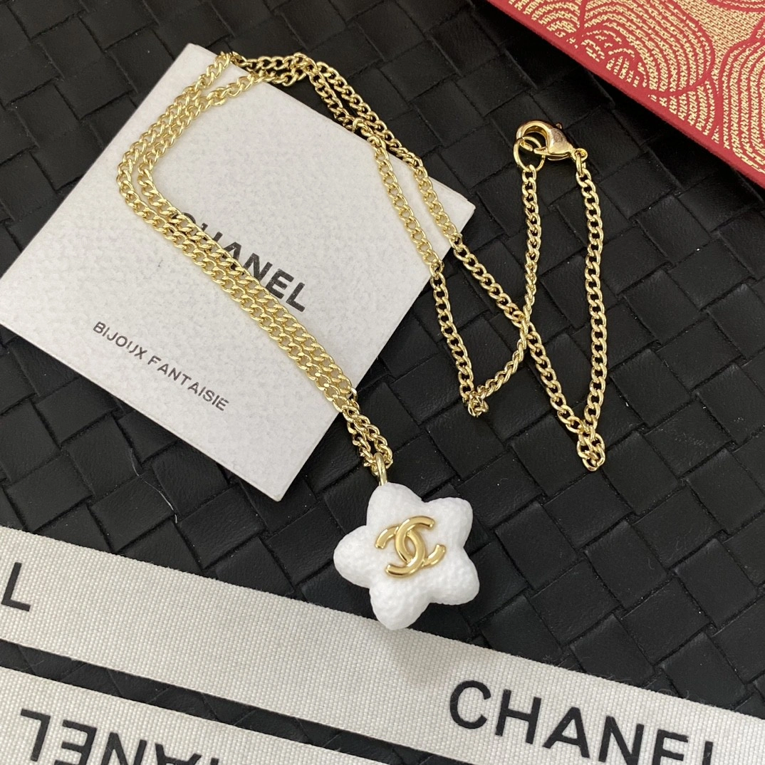 Sporty Chanel Necklaces 231569