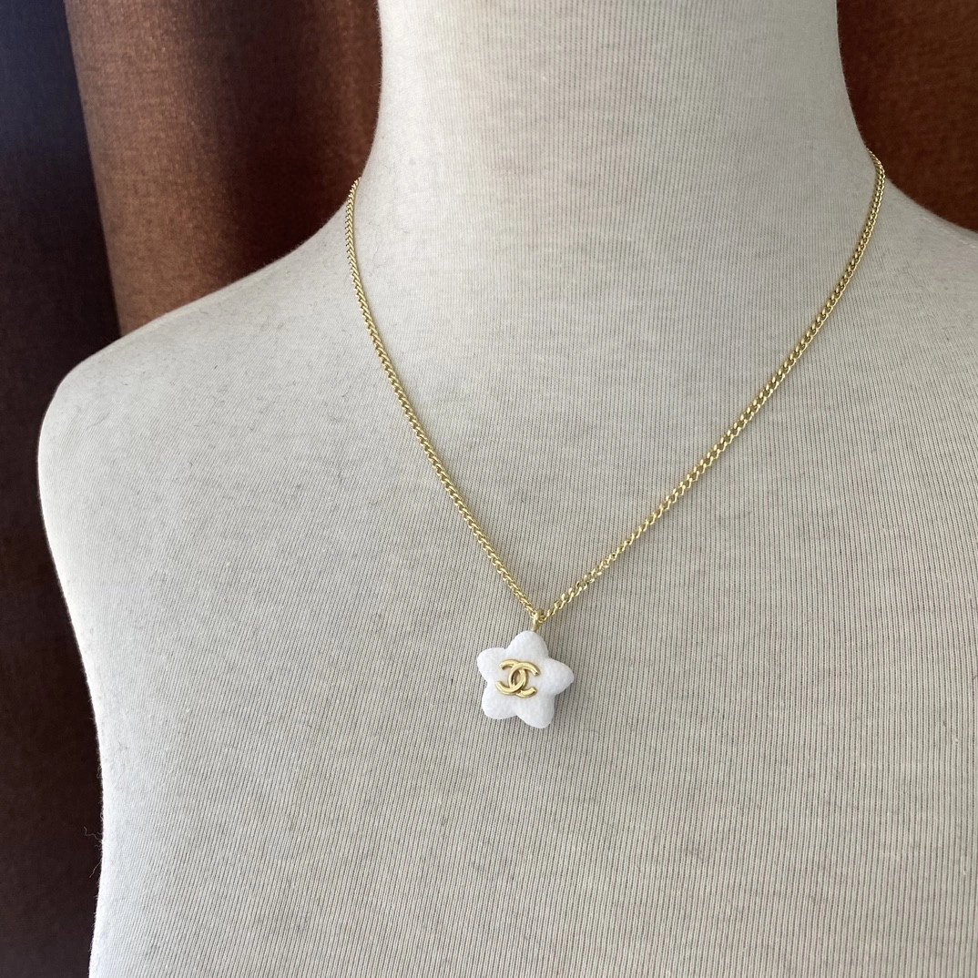 Sporty Chanel Necklaces 231569
