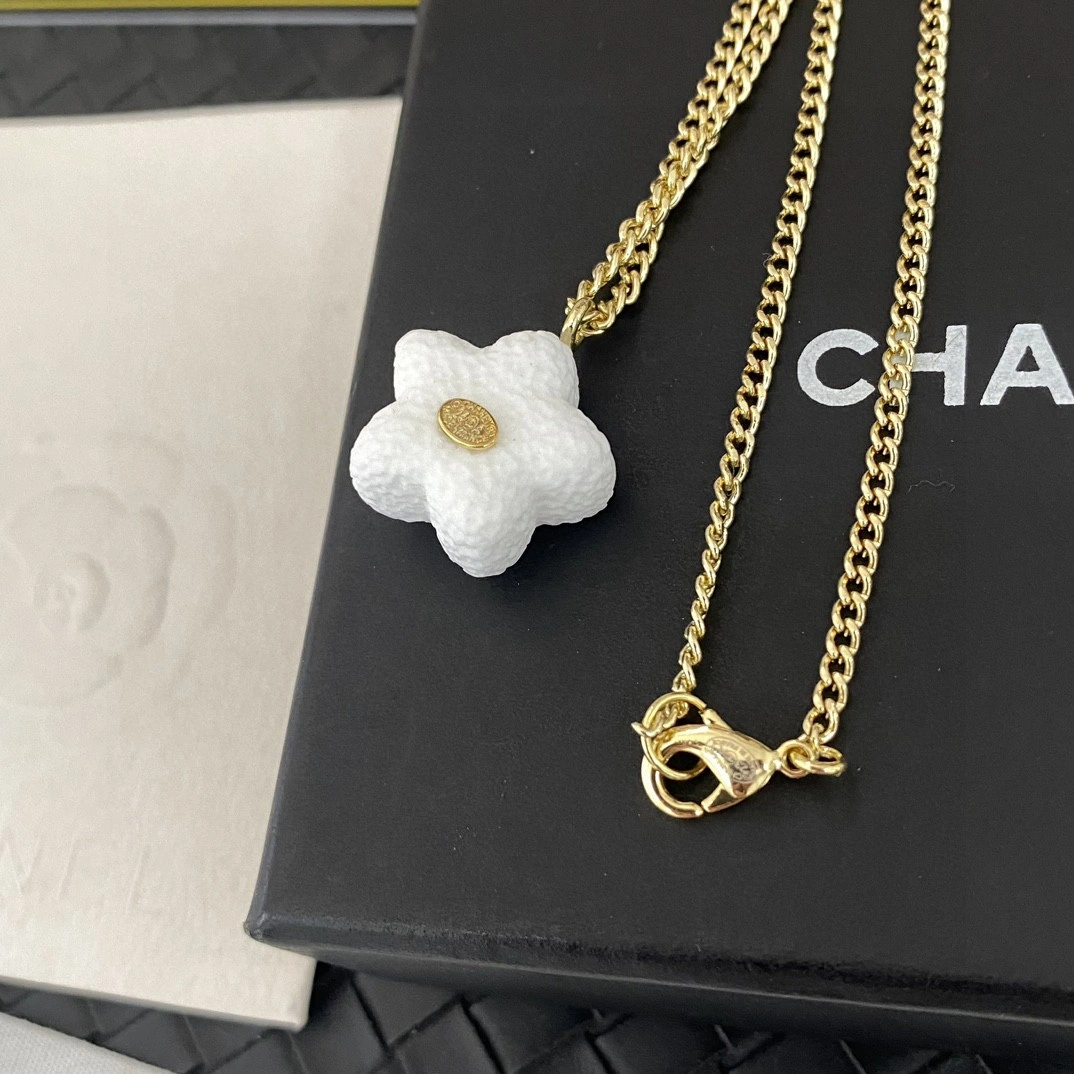Sporty Chanel Necklaces 231569