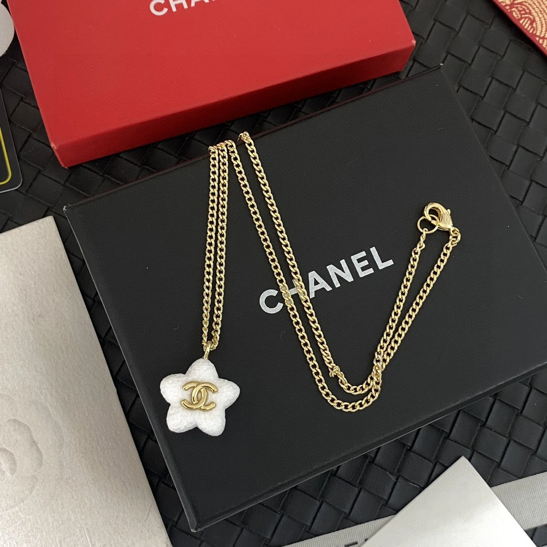 Sporty Chanel Necklaces 231569