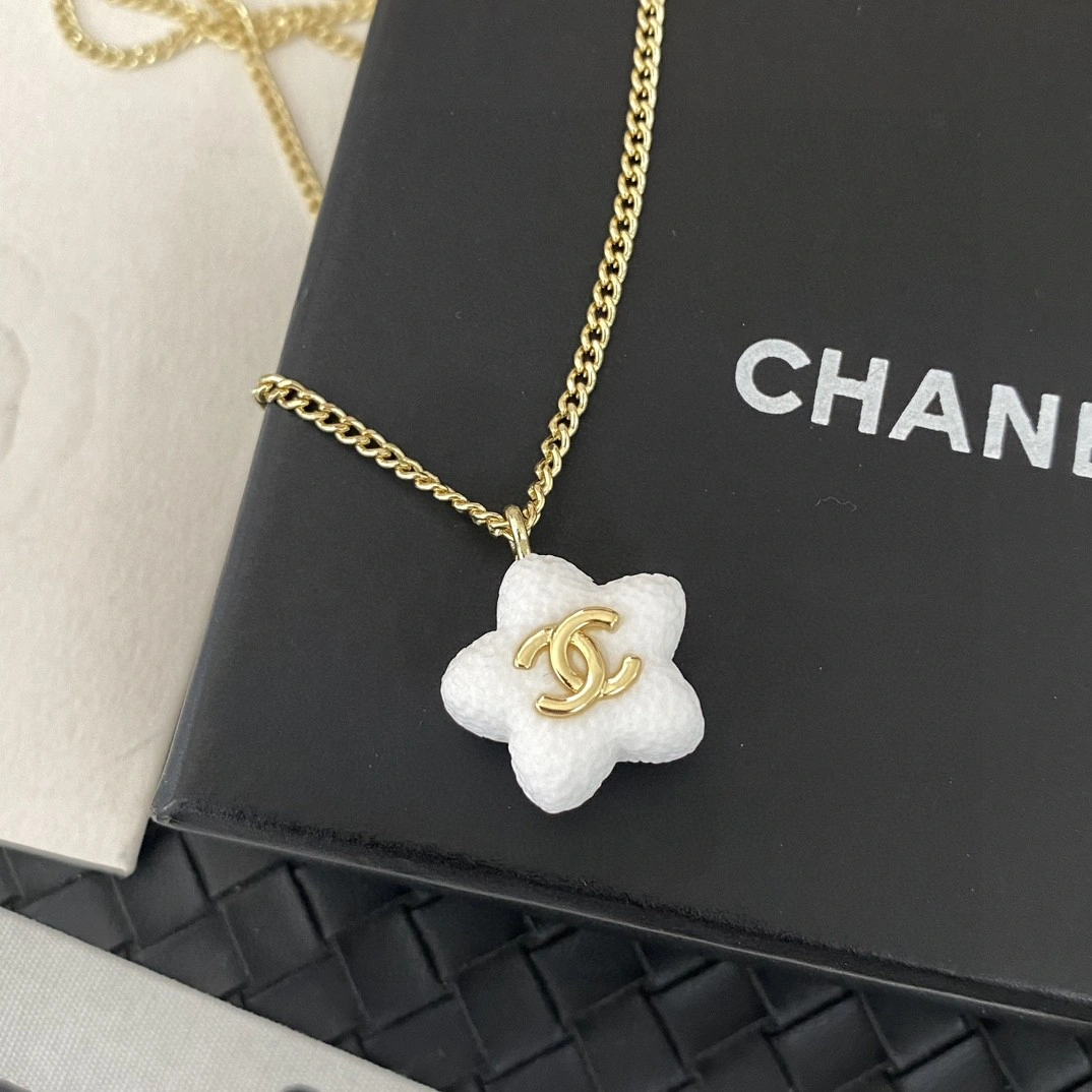 Sporty Chanel Necklaces 231569