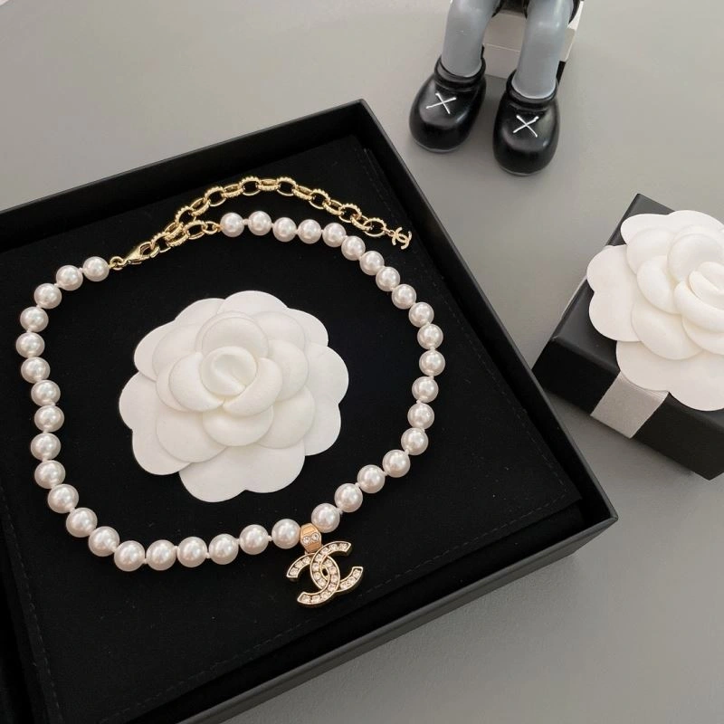 Chanel Necklaces Vibrant 231629