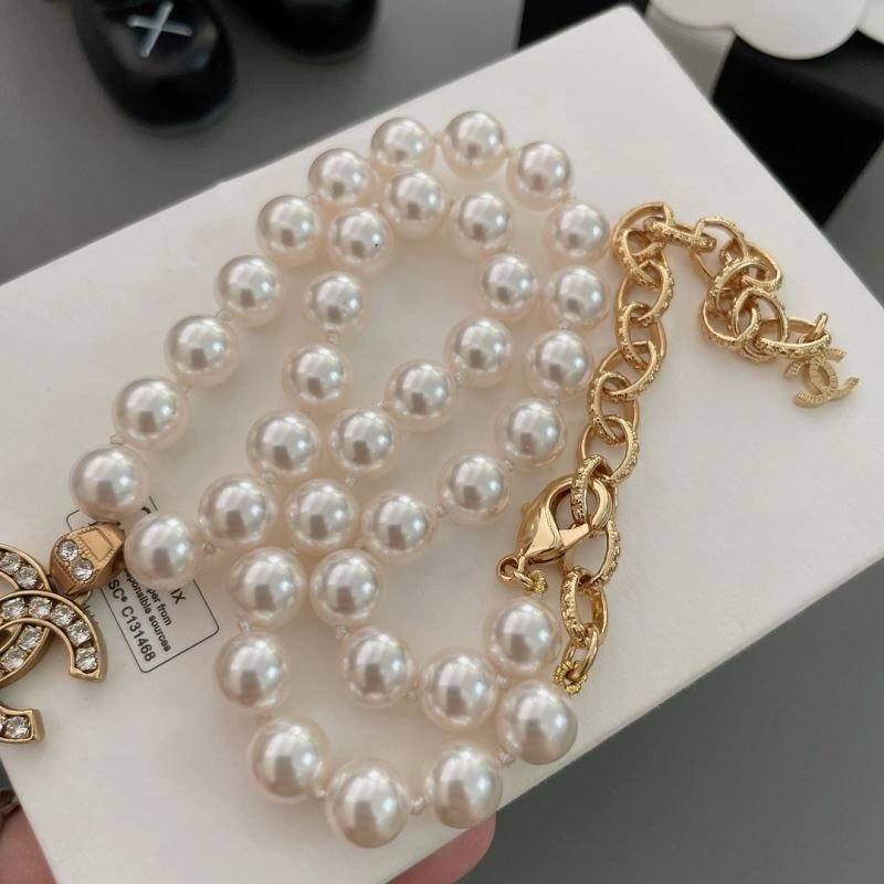 Chanel Necklaces Vibrant 231629