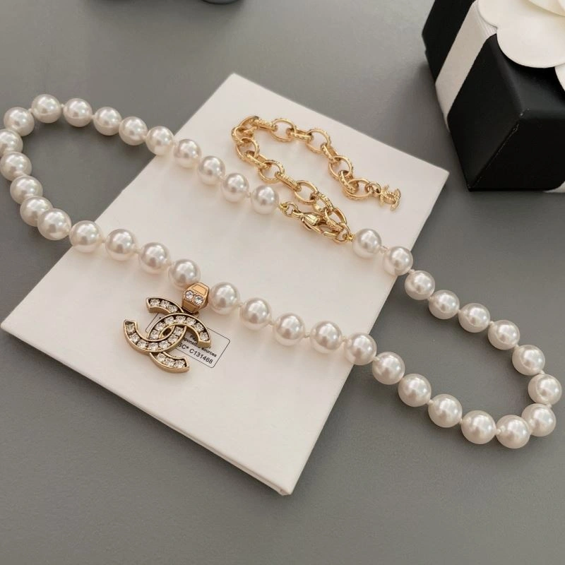 Chanel Necklaces Vibrant 231629