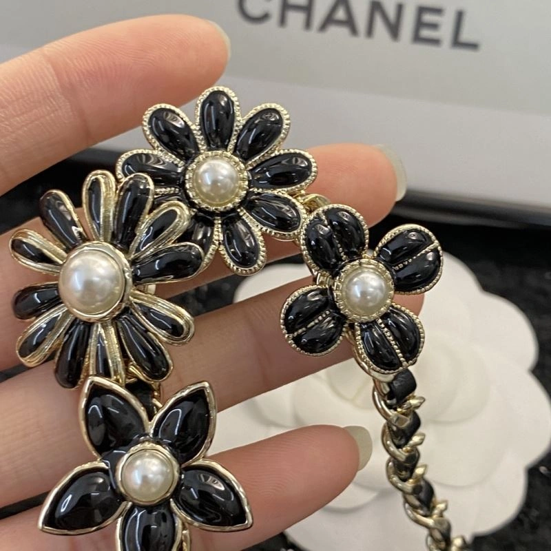 Sleek Chanel Necklaces 231529