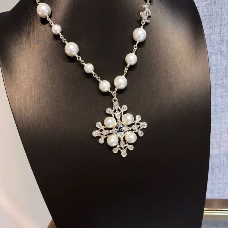 Premium Chanel Necklaces 231583