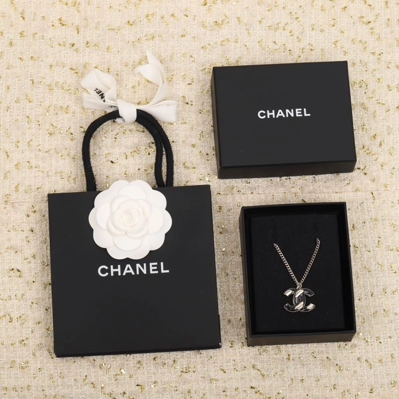 Tailored Chanel Necklaces 231507