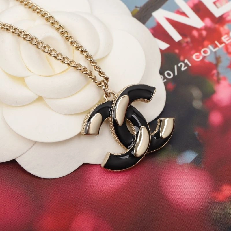 Tailored Chanel Necklaces 231507