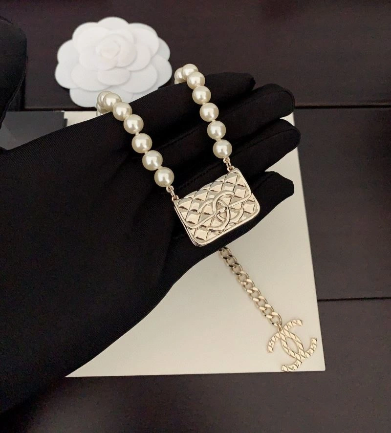 Resilient Chanel Necklaces 231519