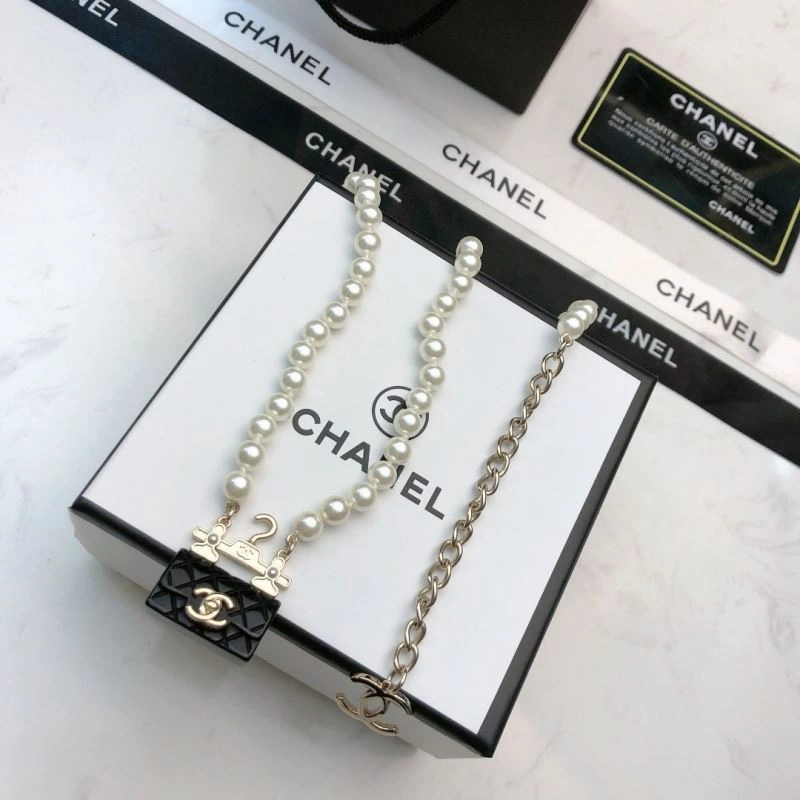 Resilient Chanel Necklaces 231479
