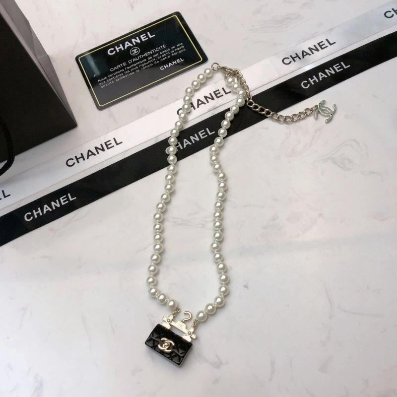 Resilient Chanel Necklaces 231479