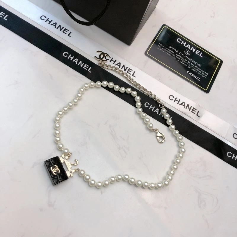 Resilient Chanel Necklaces 231479