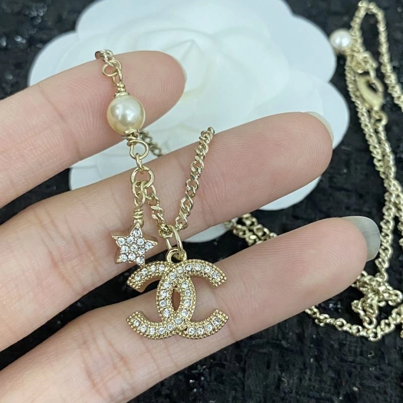 Chanel Necklaces Functional 231591