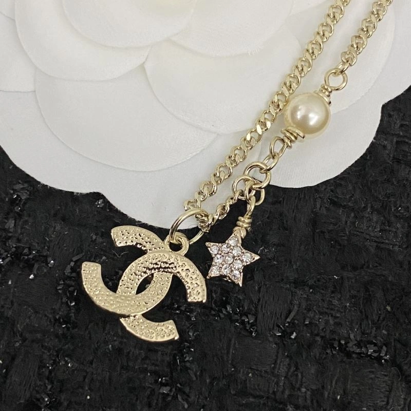 Chanel Necklaces Functional 231591