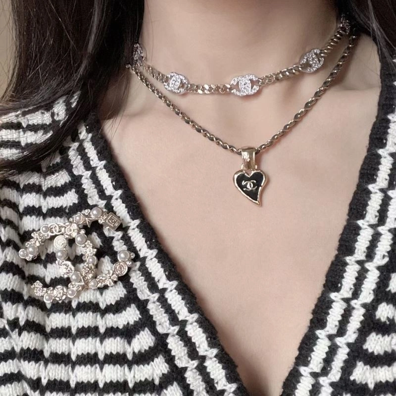 Resilient Chanel Necklaces 231467