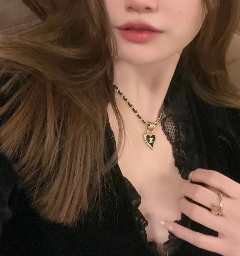 Resilient Chanel Necklaces 231467