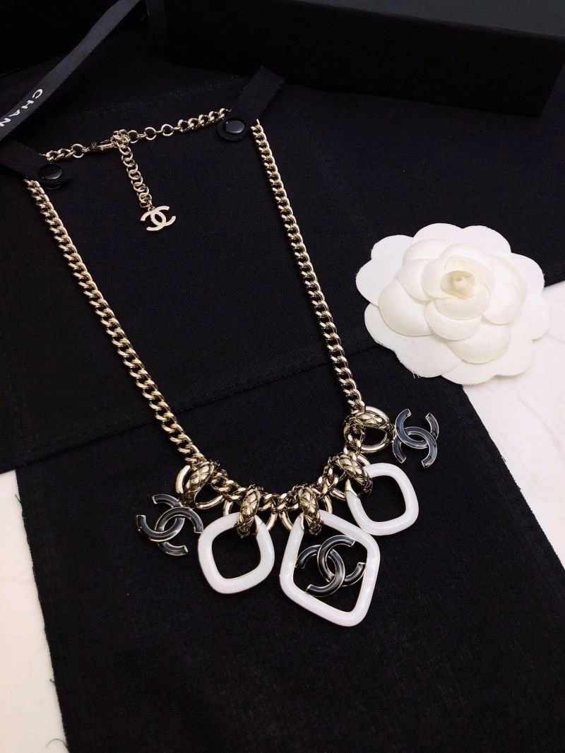 Resilient Chanel Necklaces 231444