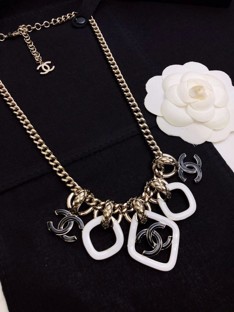 Resilient Chanel Necklaces 231444