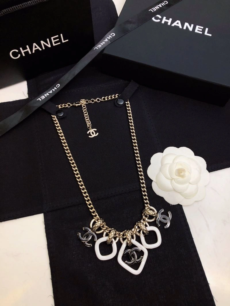 Resilient Chanel Necklaces 231444