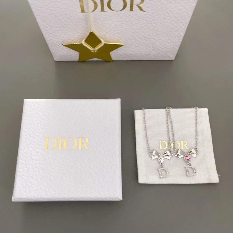 Compact Chanel Necklaces 231430