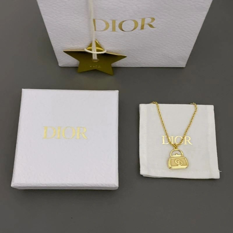 Elegant Chanel Necklaces 231435