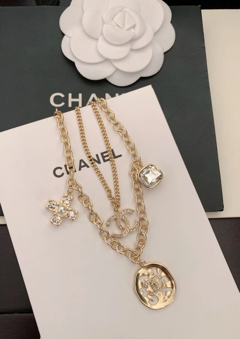 WaterResistant Chanel Necklaces 231426