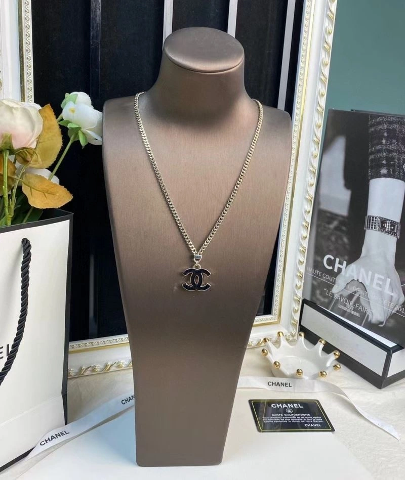Elegant Chanel Necklaces 231423