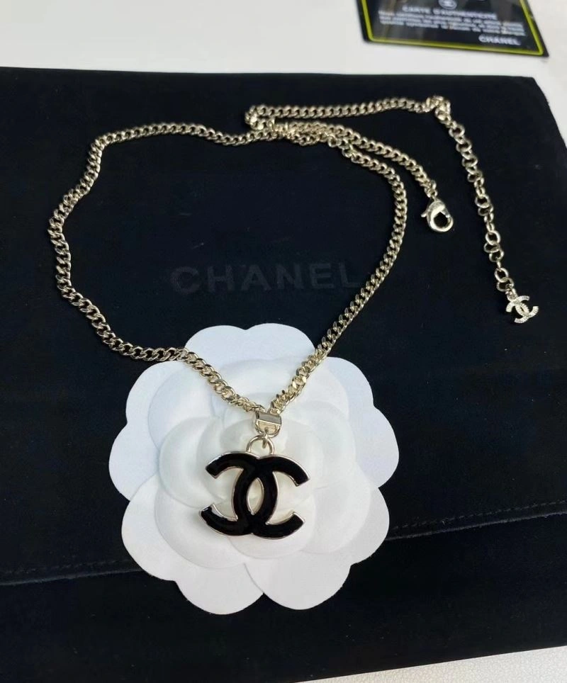 Elegant Chanel Necklaces 231423