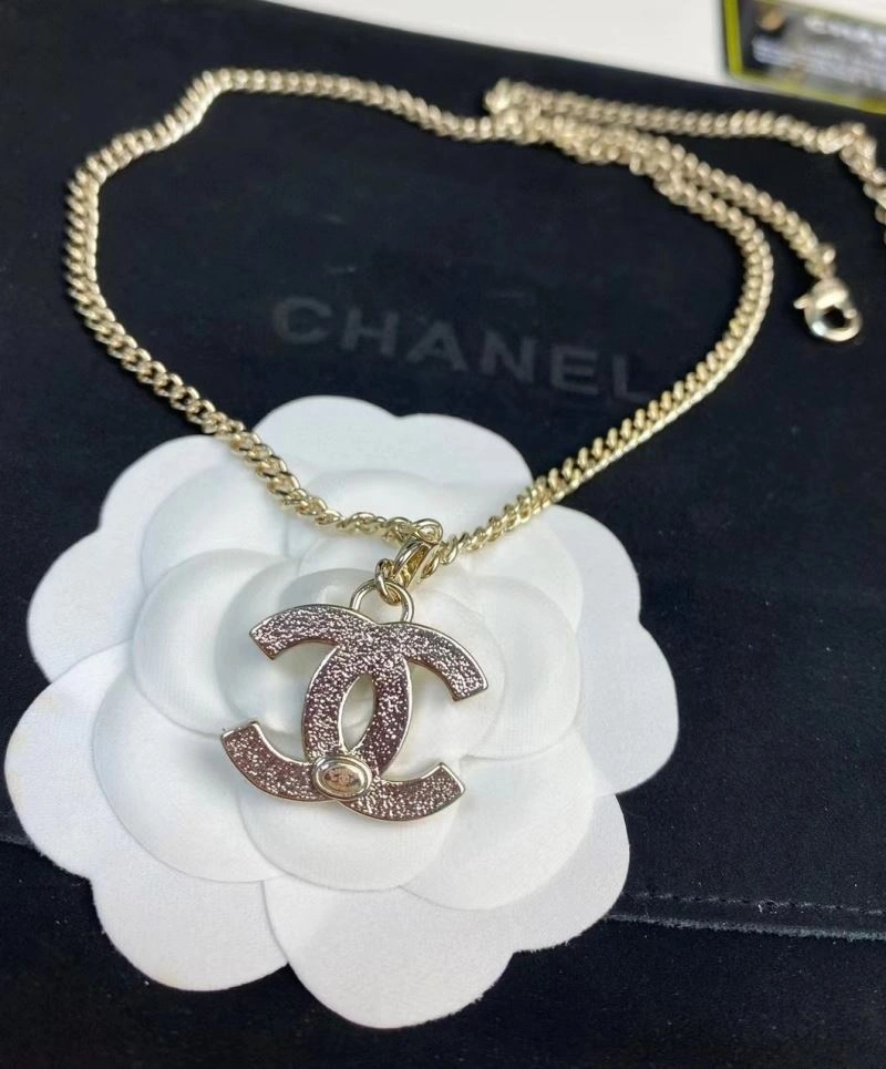 Elegant Chanel Necklaces 231423
