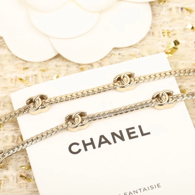 Minimalist Chanel Necklaces 229638