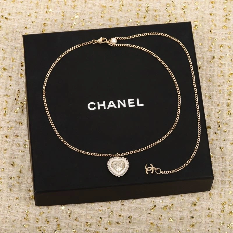 EyeCatching Chanel Necklaces 229604