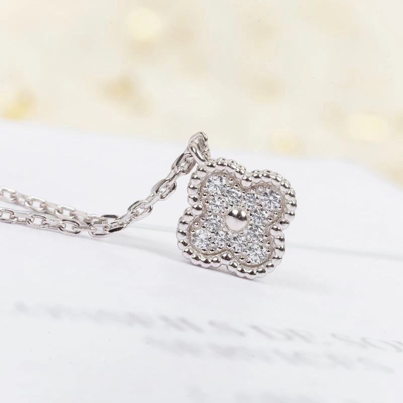 Chic Chanel Necklaces 229580