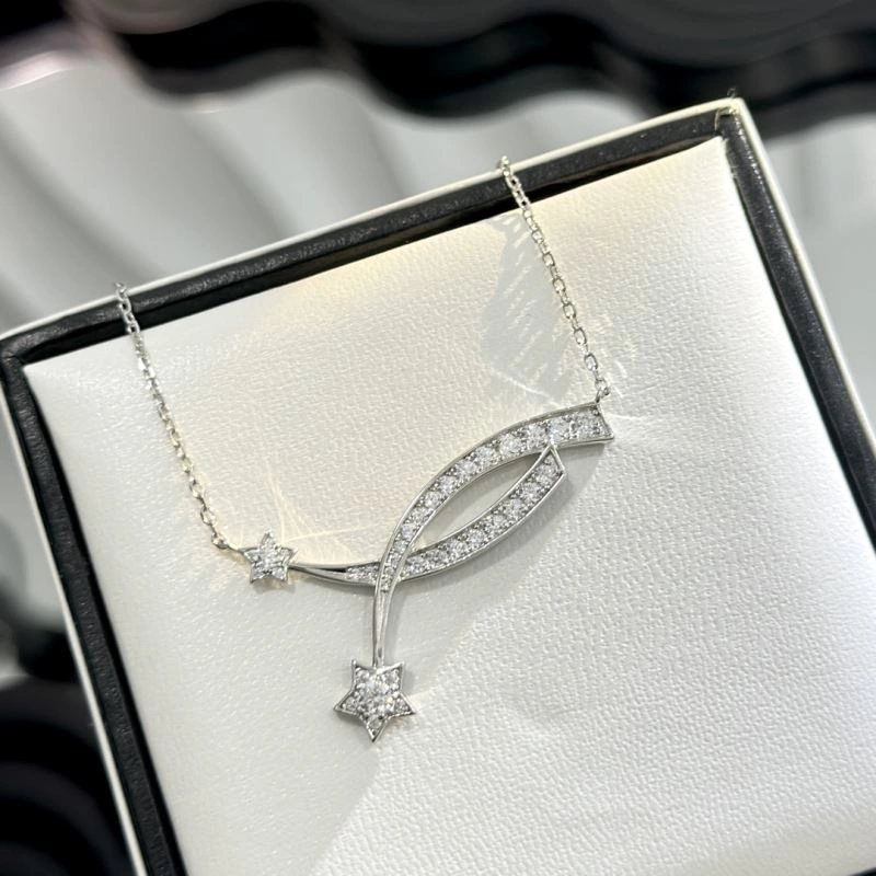 Snug Chanel Necklaces 229635