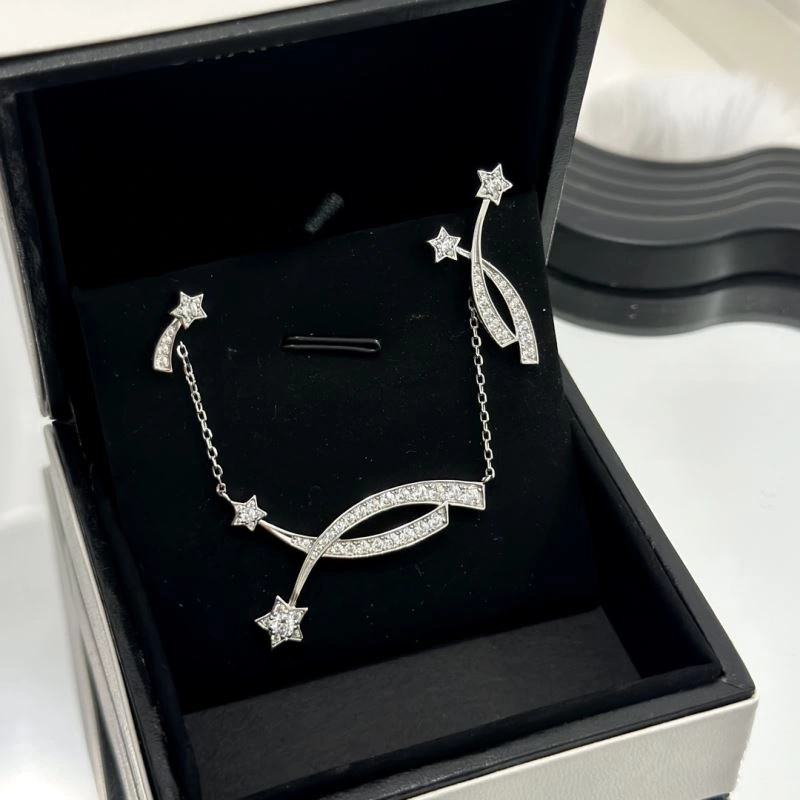 Snug Chanel Necklaces 229635