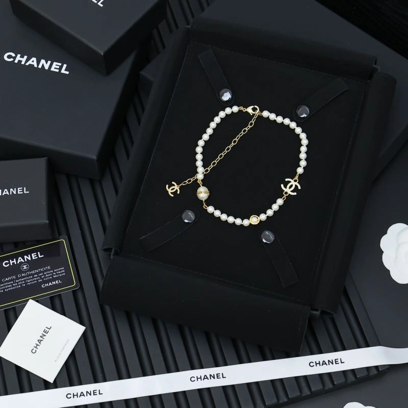 Compact Chanel Necklaces 229629