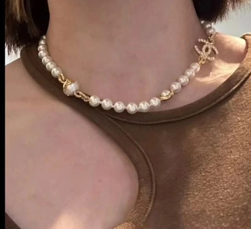 Compact Chanel Necklaces 229629