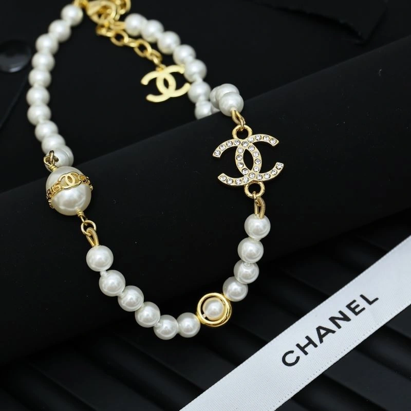 Compact Chanel Necklaces 229629