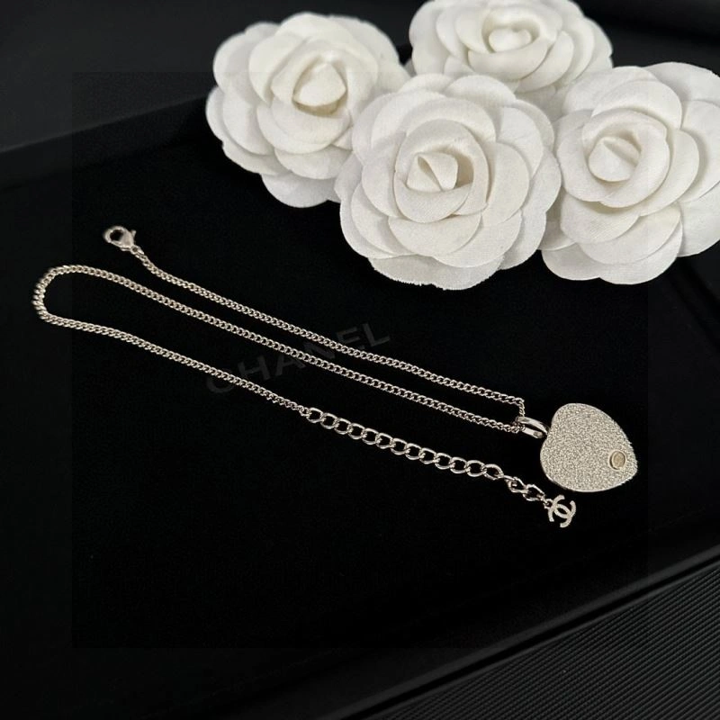 Supportive Chanel Necklaces 229542