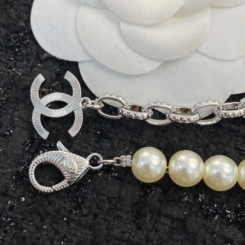 Sophisticated Chanel Necklaces 229562