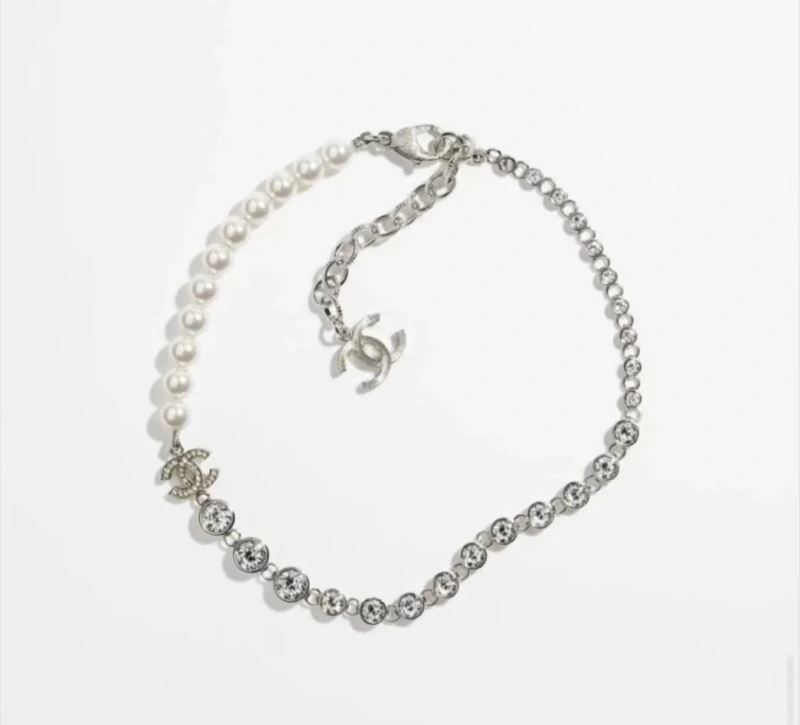 Sophisticated Chanel Necklaces 229562