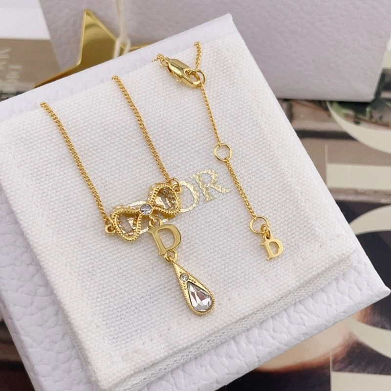 Chanel Necklaces Elegant 229670