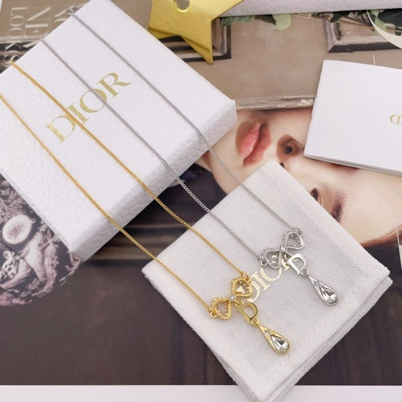 Chanel Necklaces Elegant 229670