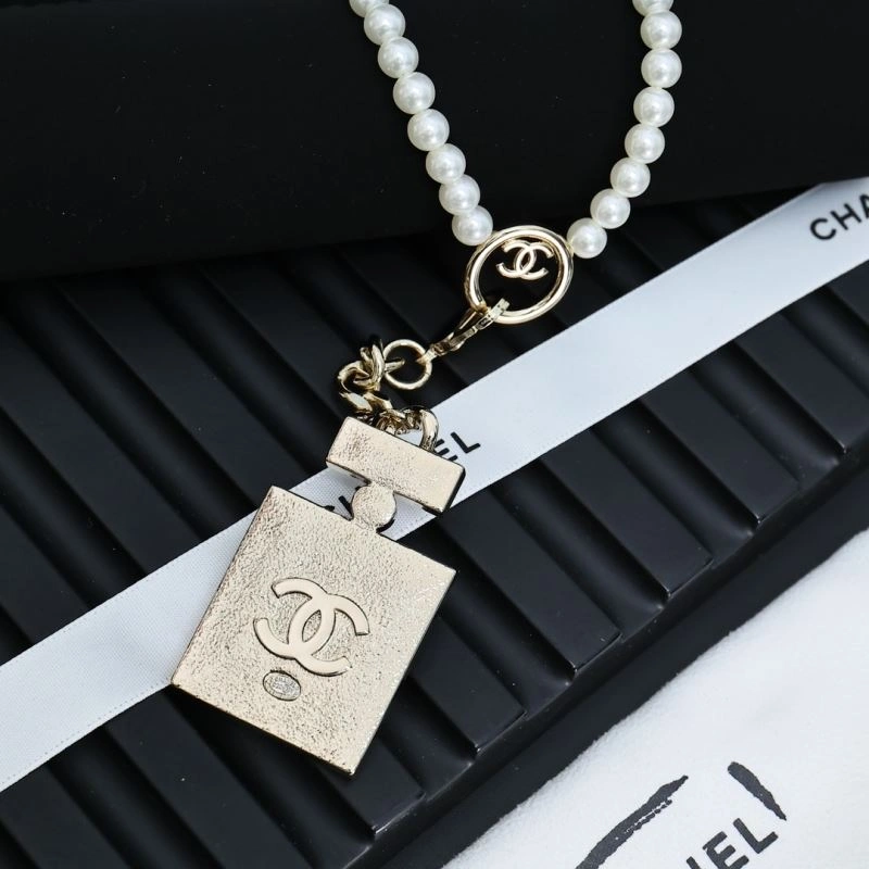 Sleek Chanel Necklaces 229447