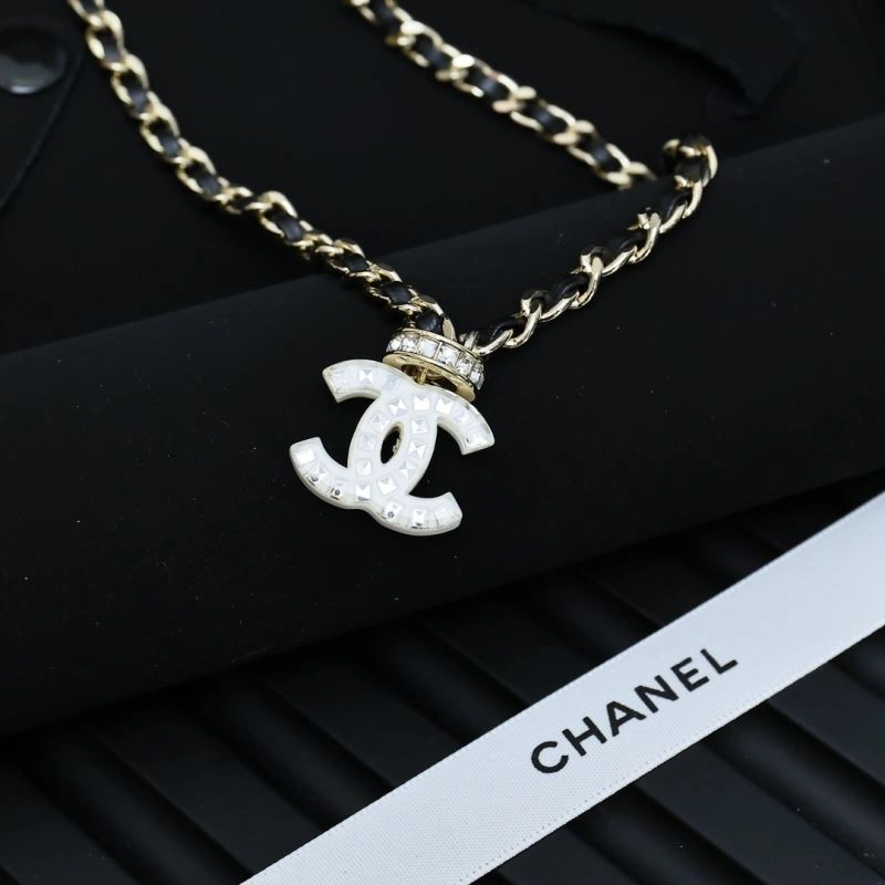 Chanel Necklaces Elegant 229599